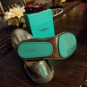 Metallic Silver Tieks Size 9